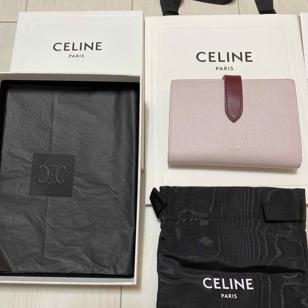 celine(セリーヌ)のセリーヌ　ウォレット　二つ折り財布 レディースのファッション小物(財布)の商品写真