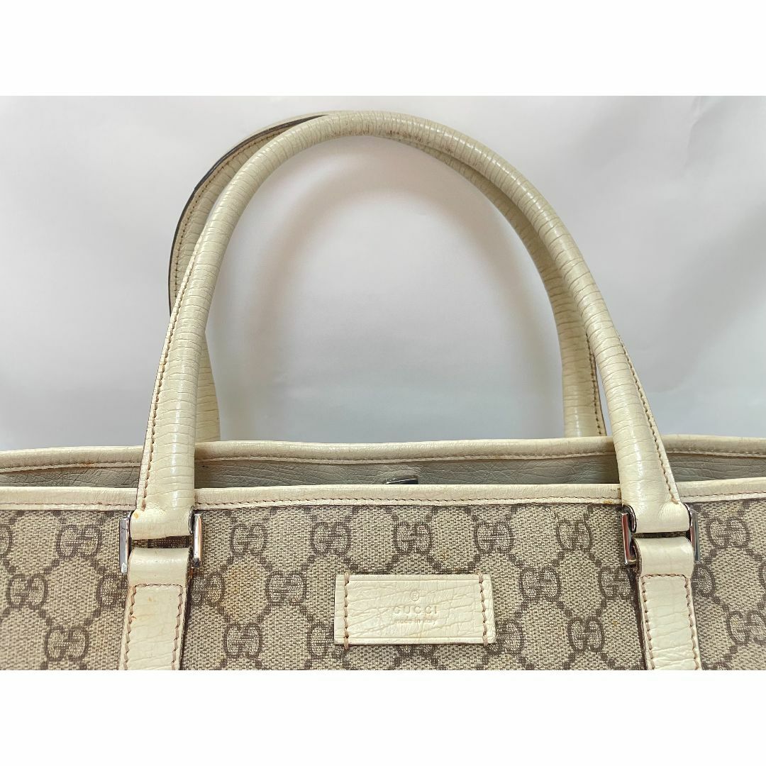 Gucci(グッチ)の★GUCCI★トートバッグ GG柄 ホワイト×ベージュ ♦A4サイズ・大容量♦ レディースのバッグ(トートバッグ)の商品写真