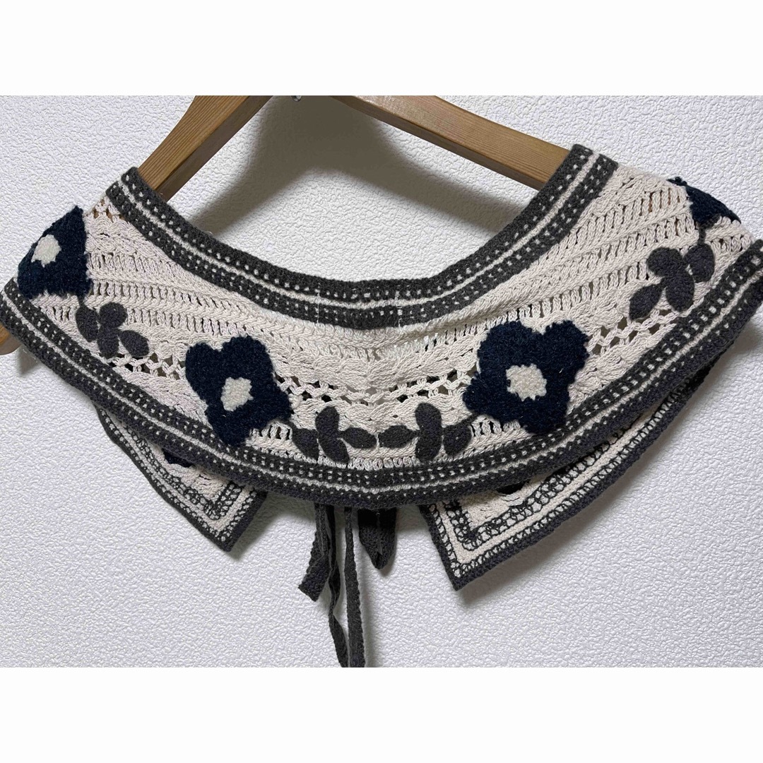 SM2(サマンサモスモス)の専用　サマンサモスモス　新品タグ付き　ツケ襟　花の編み レディースのアクセサリー(つけ襟)の商品写真