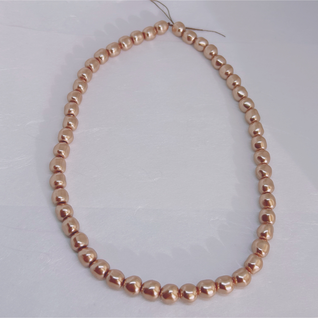 SWAROVSKI(スワロフスキー)のRose Gold Pearl（バロック）8mm41cm（50個） ハンドメイドの素材/材料(各種パーツ)の商品写真