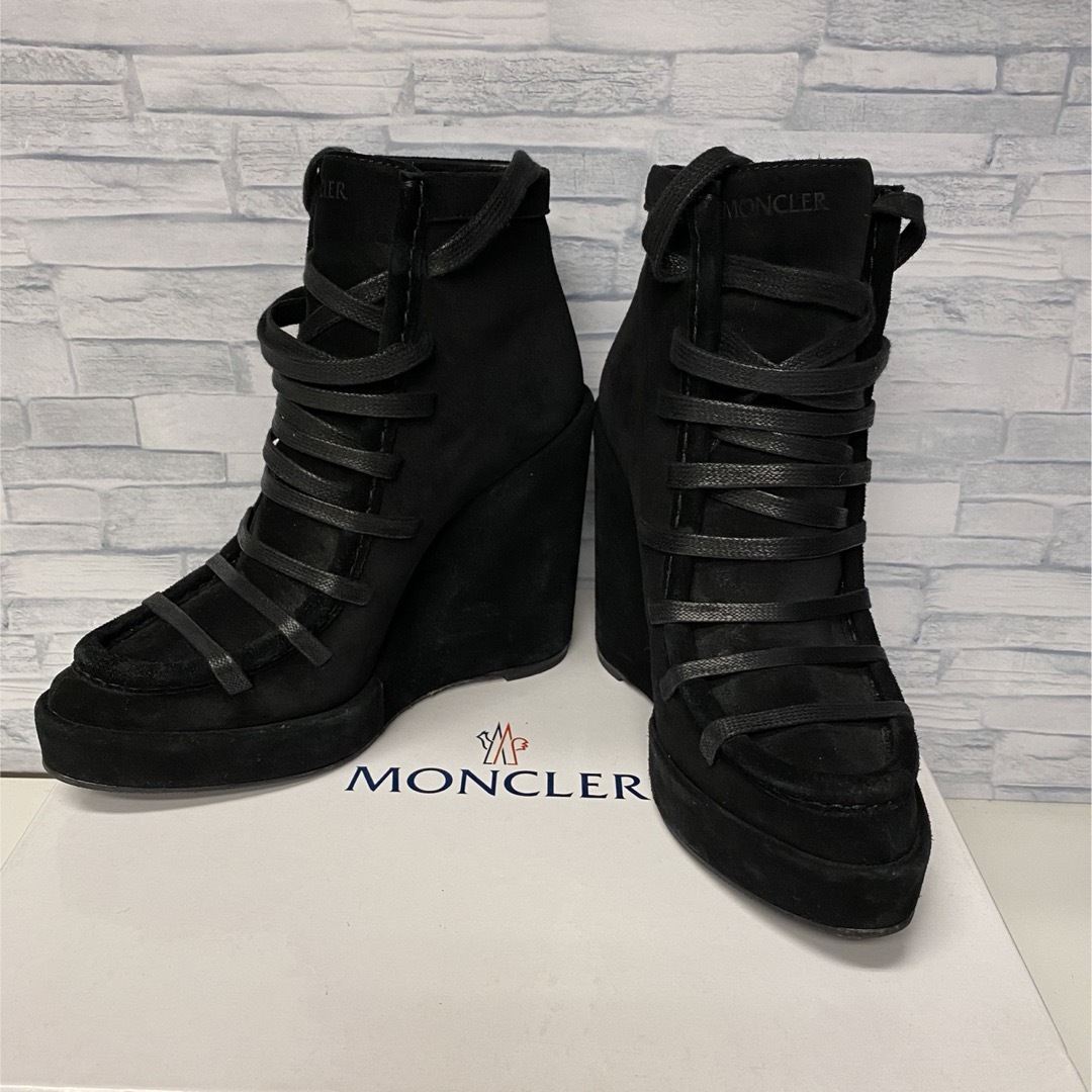 MONCLER(モンクレール)の1回　定価13万　モンクレール ウェッジアンクルブーツ スザンヌ 厚底　箱　正規 レディースの靴/シューズ(ブーツ)の商品写真