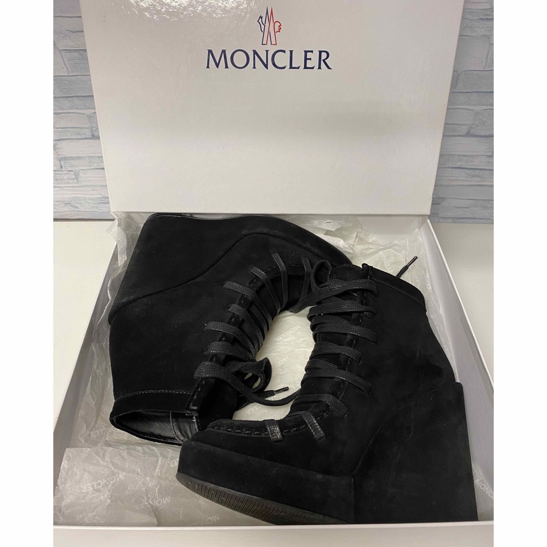 MONCLER(モンクレール)の1回　定価13万　モンクレール ウェッジアンクルブーツ スザンヌ 厚底　箱　正規 レディースの靴/シューズ(ブーツ)の商品写真