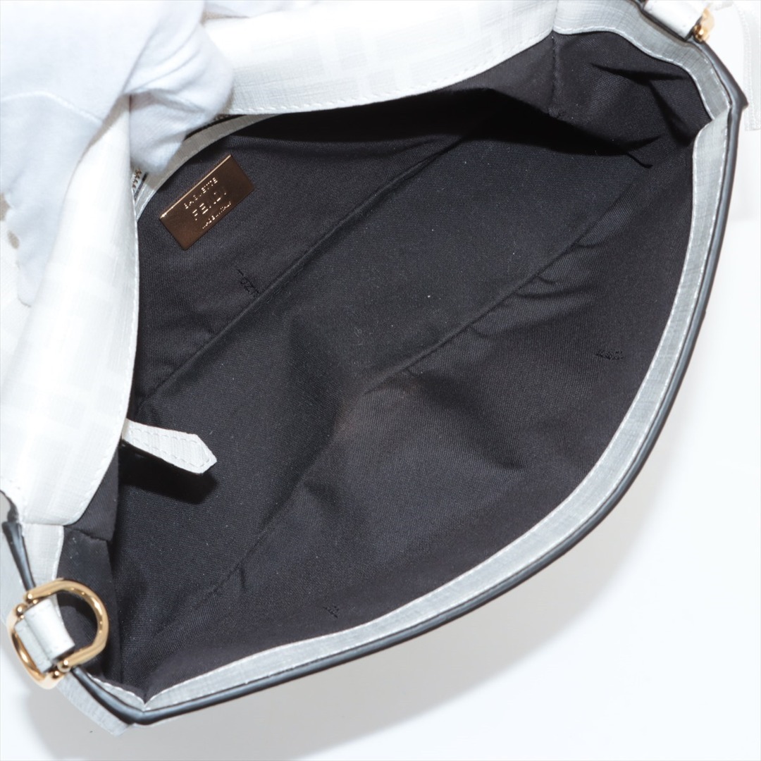 FENDI(フェンディ)のフェンディ マンマバケット レザー  ホワイト レディース ショルダーバッ レディースのバッグ(ショルダーバッグ)の商品写真