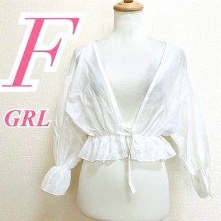 グレイル(GRL)のグレイル Ｆ ブラウス リボン キャンディースリープ ホワイト ショート丈(シャツ/ブラウス(長袖/七分))