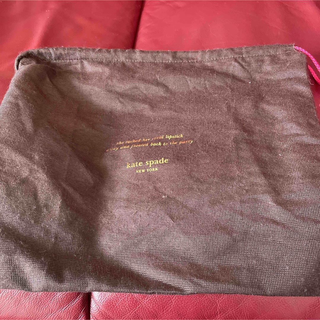 kate spade new york(ケイトスペードニューヨーク)のほぼ未使用☆katespade赤バッグ　袋付き レディースのバッグ(ショルダーバッグ)の商品写真