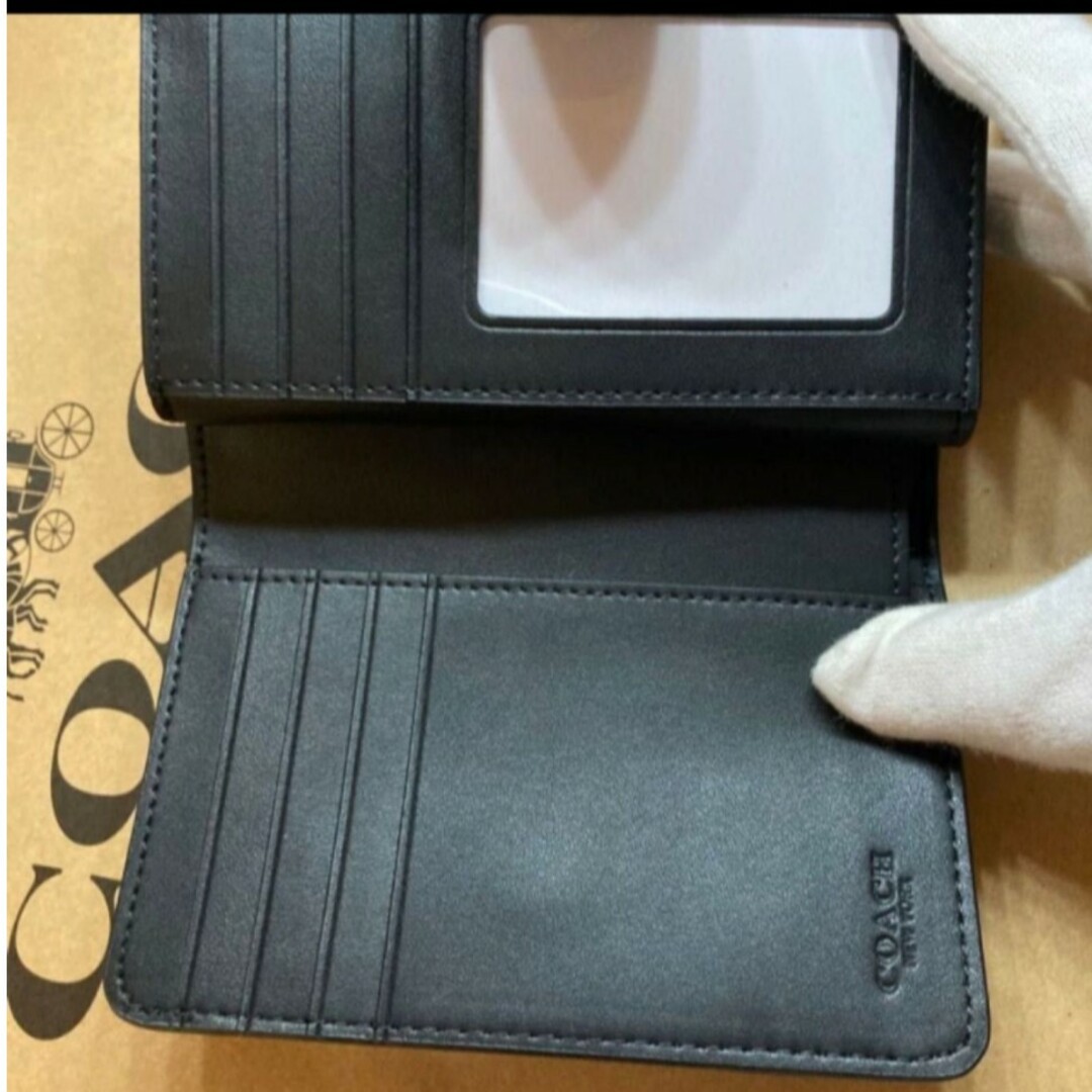 新品　COACH　二つ折り財布　小銭入れ有　シグネチャー　ダークブラウンレディース