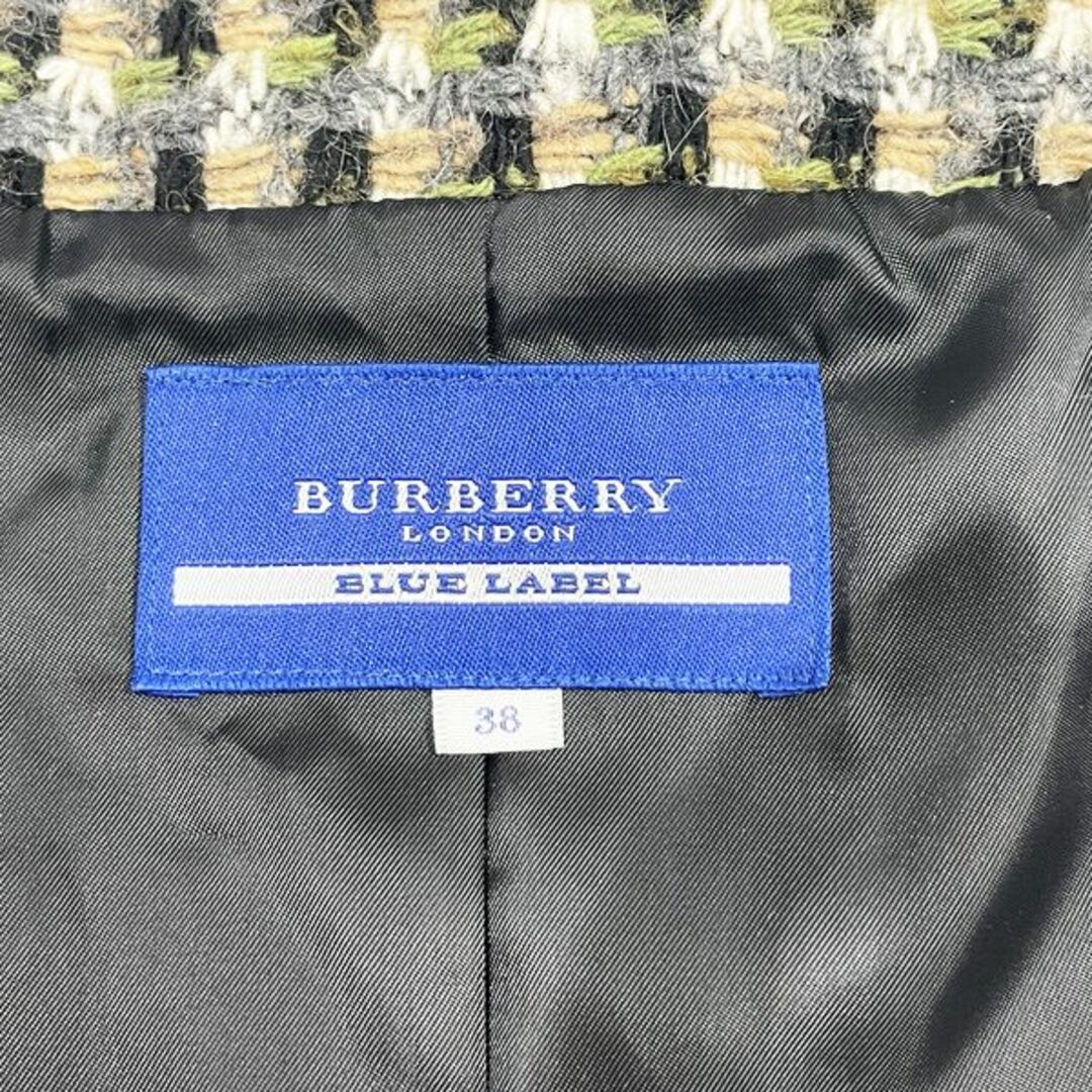 BURBERRY BLUE LABEL(バーバリーブルーレーベル)のBURBERRY BLUE LABEL セットアップ サイズ38 ケープ ショートパンツ 上下 ツイード ファー取り外し可能 レディースのレディース その他(セット/コーデ)の商品写真