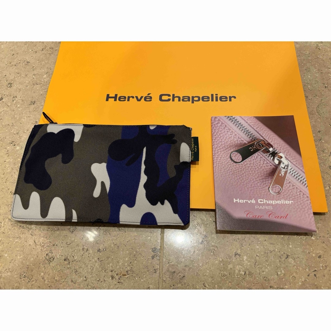 Herve Chapelier(エルベシャプリエ)の【極美品】エルベシャプリエ 902F フラットポーチ カモフラージュ　グリブルー レディースのファッション小物(ポーチ)の商品写真