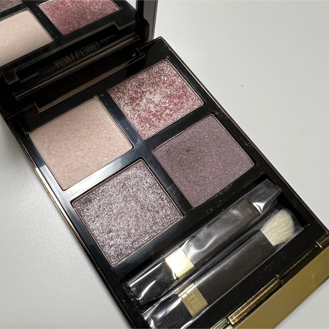 TOM FORD BEAUTY(トムフォードビューティ)の【美品】アイカラークォード  セダクティブローズ【廃盤】 コスメ/美容のベースメイク/化粧品(アイシャドウ)の商品写真