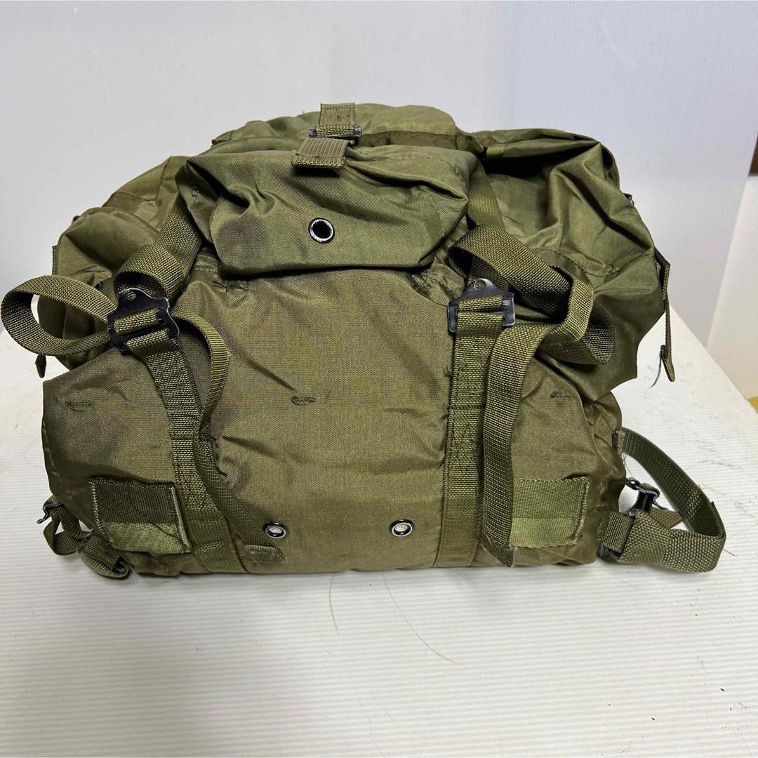 MILITARY(ミリタリー)のミリタリー リュックUS放出品（美品） エンタメ/ホビーのミリタリー(個人装備)の商品写真