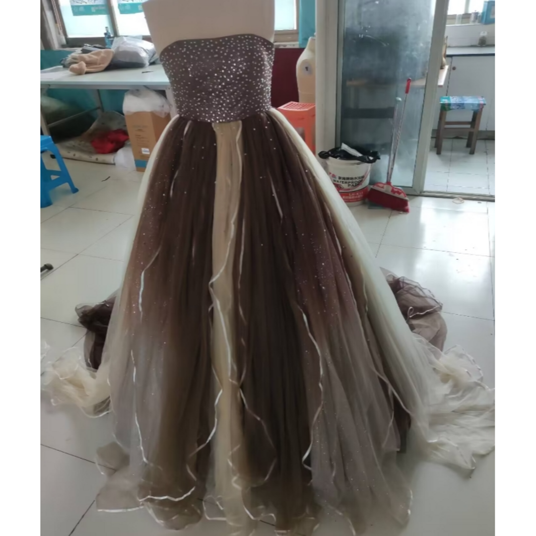 豪華！カラードレス カーキ色 キラキラチュール ベアトップ グラデーション 花嫁