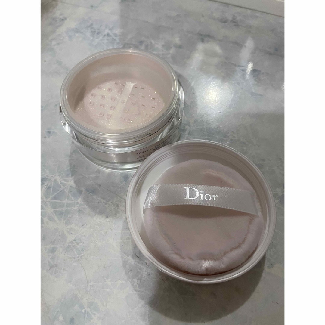 Dior(ディオール)のミス ディオール  ブルーミング ボディ パウダー　16g  コスメ/美容のボディケア(ボディパウダー)の商品写真