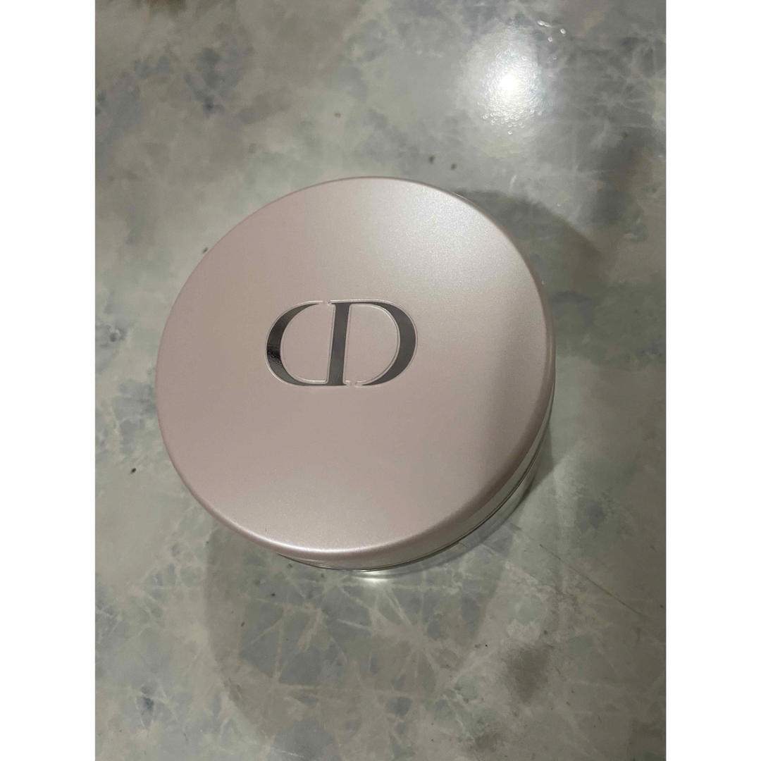 Dior(ディオール)のミス ディオール  ブルーミング ボディ パウダー　16g  コスメ/美容のボディケア(ボディパウダー)の商品写真