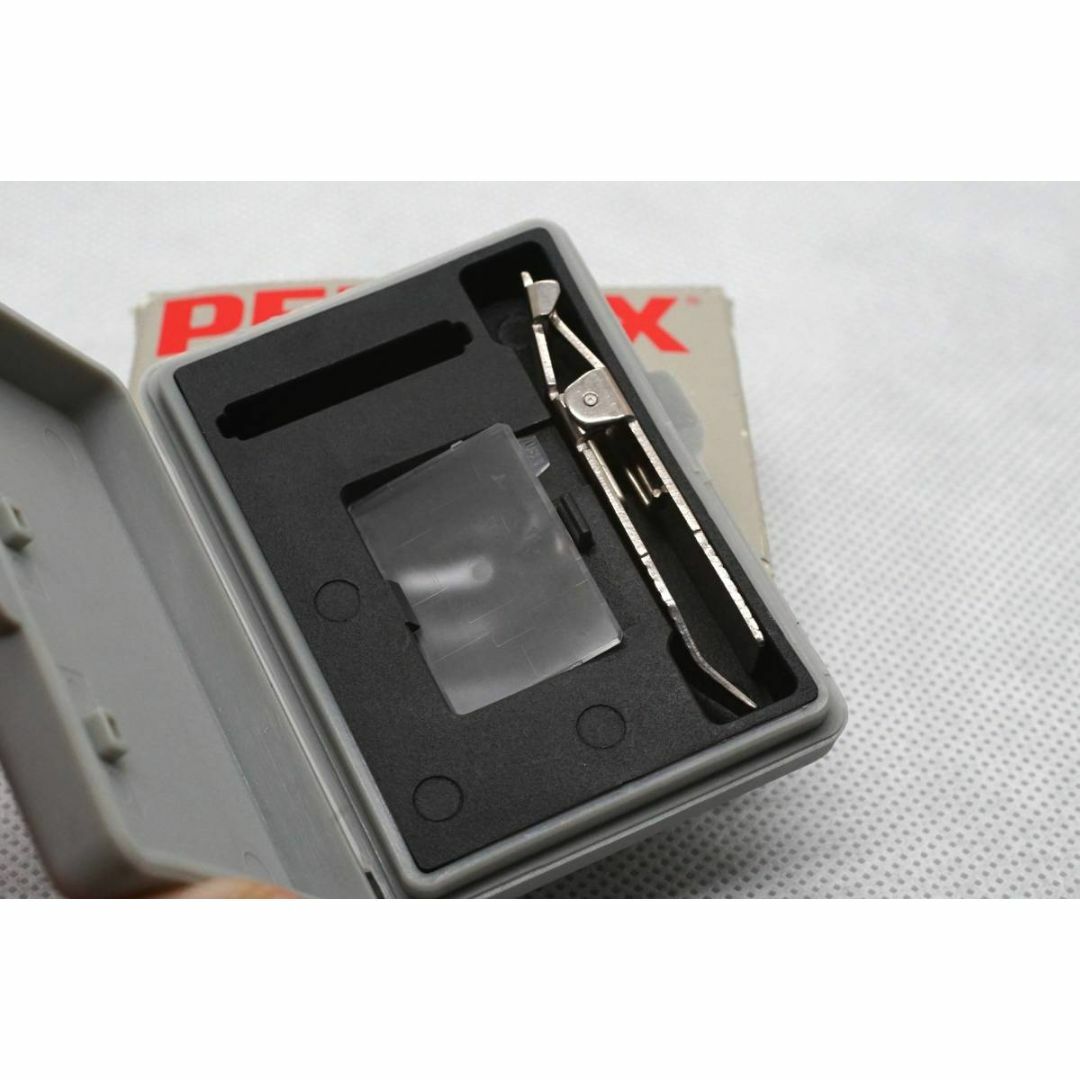 PENTAX(ペンタックス)の[並品/アダプター付] Pentax Focusing Screen LL-80 スマホ/家電/カメラのカメラ(フィルムカメラ)の商品写真