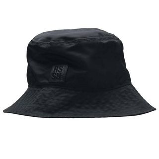 ラフシモンズ(RAF SIMONS)のラフシモンズ  Bucket Hat With Small Leater 7843174506 レザーロゴナイロンバケットハット メンズ M/L(ハット)