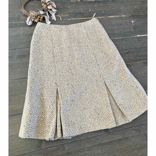 ひざ丈スカート《ご成約》パリコレ 定価15万 チュールの透け感 素敵色ライラックニットスカート