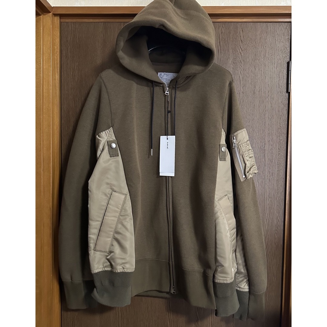 sacai(サカイ)の2新品 sacai メンズ スポンジ スウェット 再構築 MA-1 ブルゾン メンズのトップス(スウェット)の商品写真