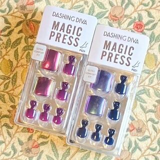 ダッシングディバ(DASHING DIVA)のダッシングディバ マジックプレス　ペディネイル 2点【新品・匿名配送】(つけ爪/ネイルチップ)