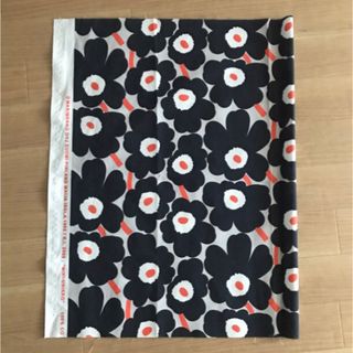 マリメッコ(marimekko)のマリメッコ  生地　　53cm×76cm (生地/糸)