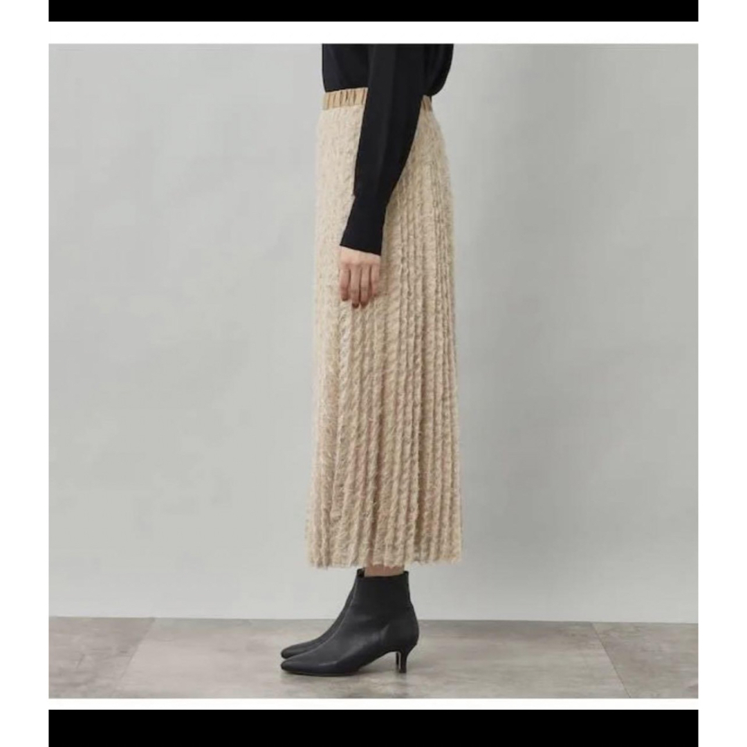 UNTITLED(アンタイトル)のアンタイトル　フリンジ　ヘアリーチュールプリーツ　スカート　Mサイズ レディースのスカート(ロングスカート)の商品写真