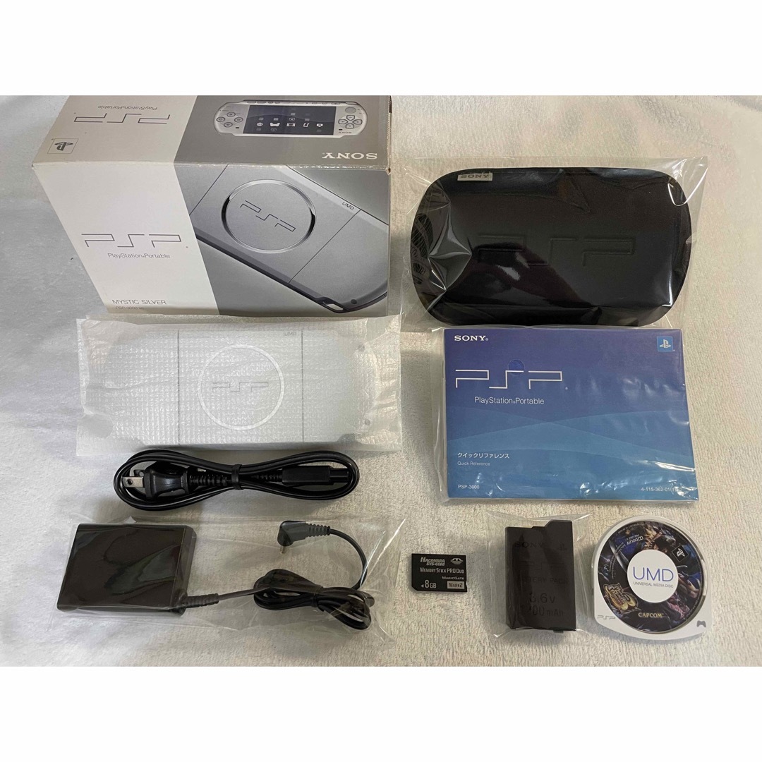 PlayStation Portable(プレイステーションポータブル)の☆良品☆ PSP-3000  ミスティックシルバー エンタメ/ホビーのゲームソフト/ゲーム機本体(携帯用ゲーム機本体)の商品写真