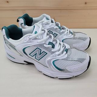 ニューバランス(New Balance)のニューバランス  MR530AB ホワイト/グリーン 23.5㎝(スニーカー)