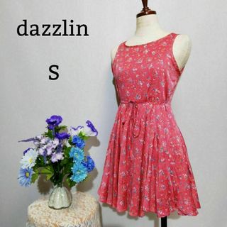 ダズリン(dazzlin)のダズリン　極上美品　袖無しひざ丈ワンピース　Ｓサイズ　花柄系(ロングワンピース/マキシワンピース)