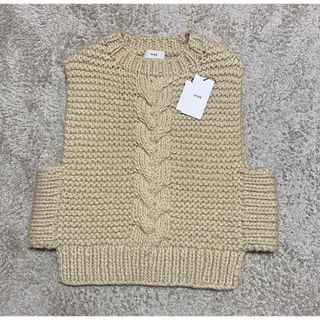 ハイク(HYKE)のハイク　HYKE CABLE-KNIT CROPPED VEST(ベスト/ジレ)