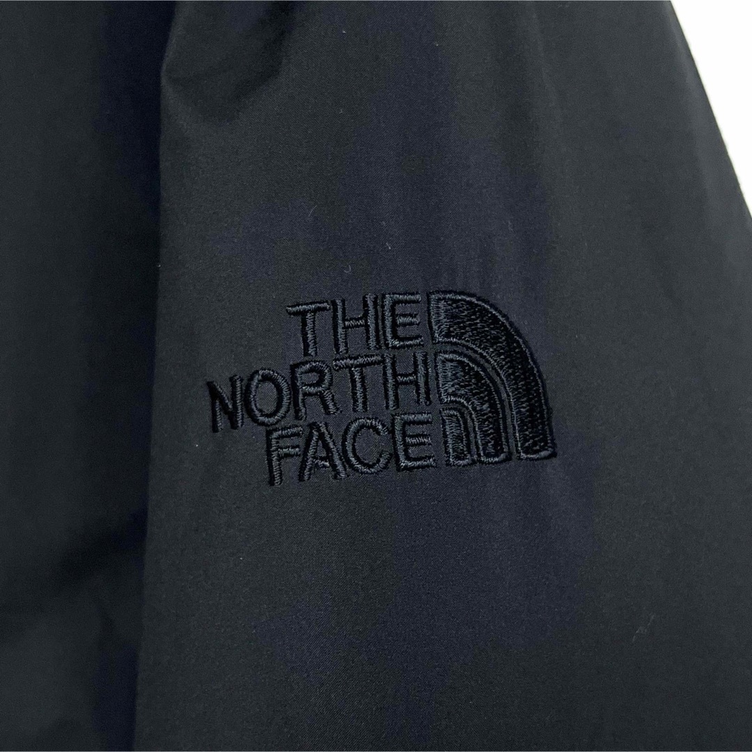 THE NORTH FACE(ザノースフェイス)の美品人気 ノースフェイス ロゴ刺繍 ダウンコート レディースS グースダウン 黒 レディースのジャケット/アウター(ダウンコート)の商品写真