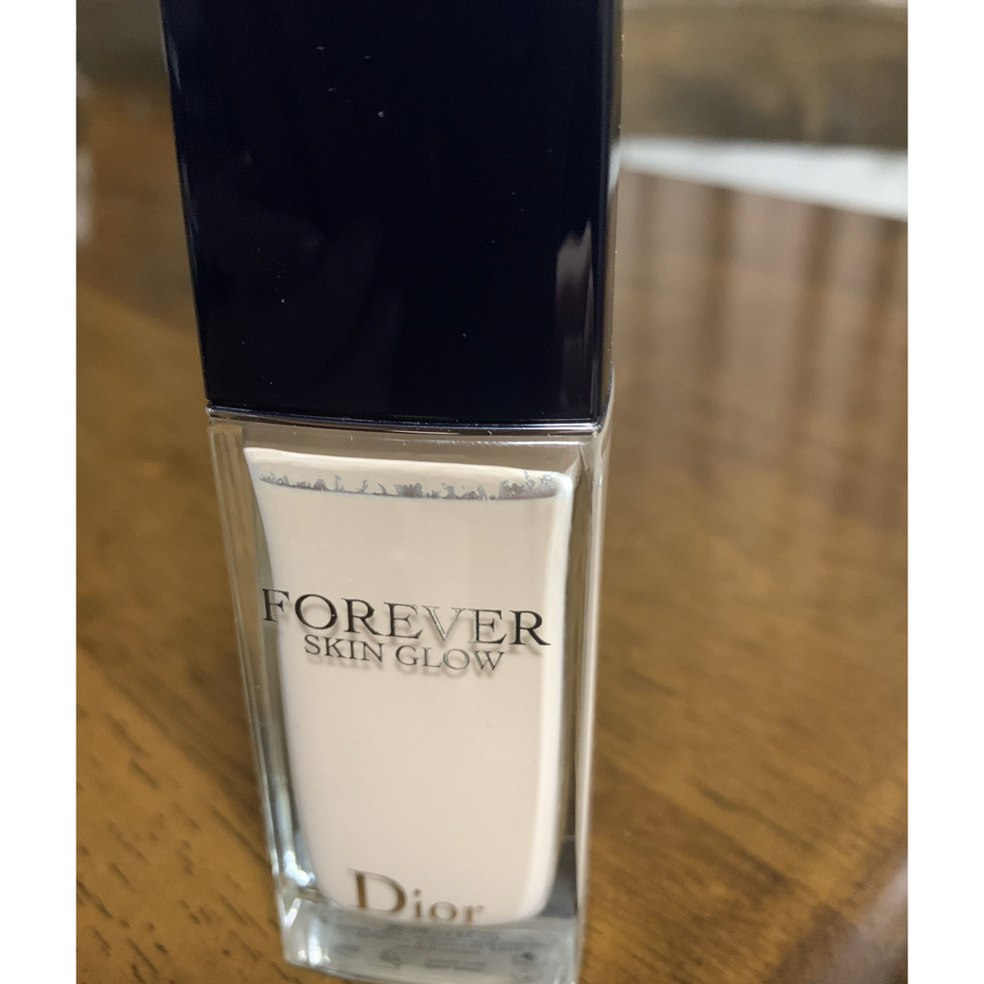 Dior(ディオール)のディオールスキン　フォーエヴァーフルイドグロウ　30ml  ON コスメ/美容のベースメイク/化粧品(ファンデーション)の商品写真