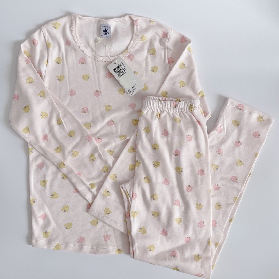 PETIT BATEAU(プチバトー)の新品未使用  プチバトー  長袖パジャマ  10ans キッズ/ベビー/マタニティのキッズ服女の子用(90cm~)(パジャマ)の商品写真