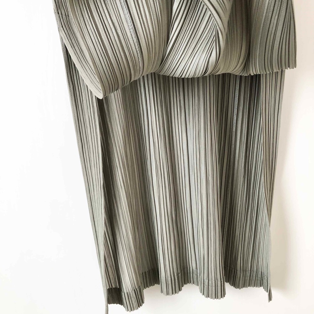 PLEATS PLEASE ISSEY MIYAKE(プリーツプリーズイッセイミヤケ)のPLEATS PLEASE 2020SS ノースリーブ ワンピース サイズ3 レディースのワンピース(ひざ丈ワンピース)の商品写真