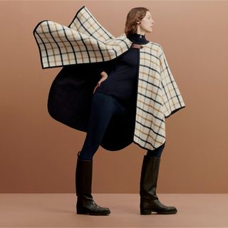 Hermes - 【新品・未使用】エルメス リバーシブル ポンチョ カマイユ チェック柄