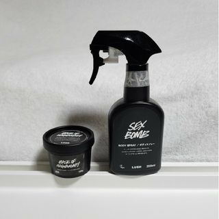 ラッシュ(LUSH)のLUSH　パワーマスク125g　新品　&　ボディスプレー　200ml　残量8割(ボディローション/ミルク)