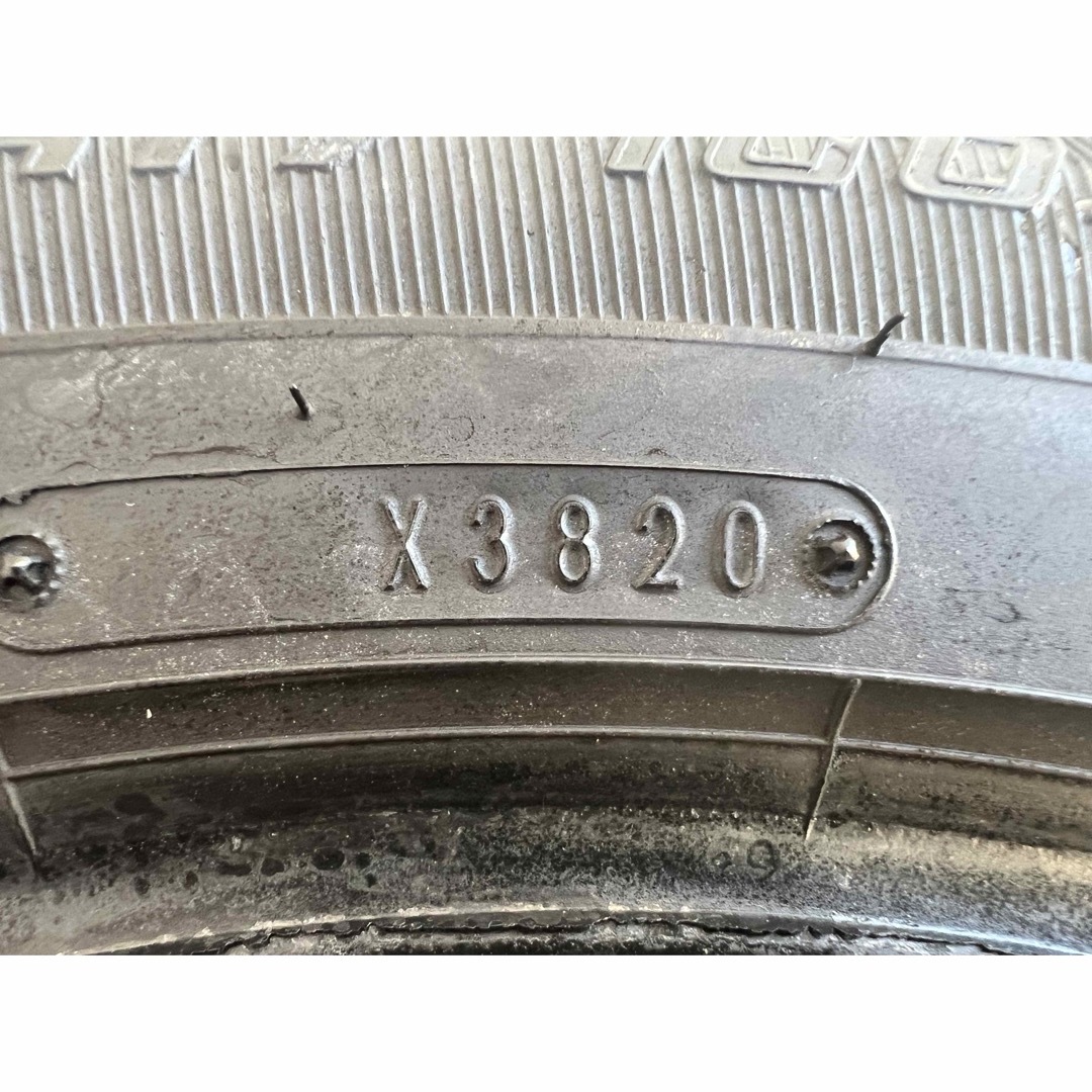 Goodyear(グッドイヤー)の215/60R17 GOOD YEAR EAGLE RVF 4本セット 自動車/バイクの自動車(タイヤ)の商品写真