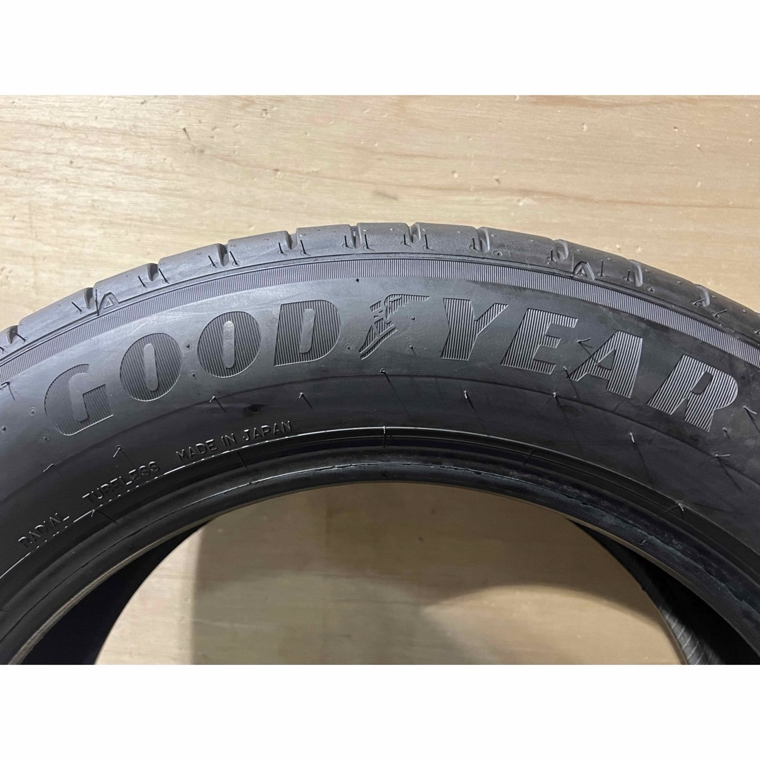 Goodyear(グッドイヤー)の215/60R17 GOOD YEAR EAGLE RVF 4本セット 自動車/バイクの自動車(タイヤ)の商品写真