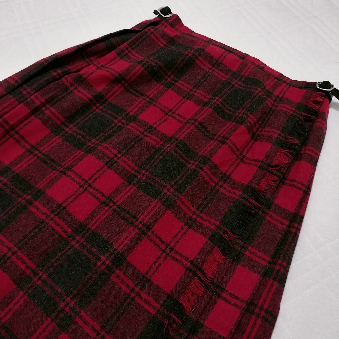 O'NEIL of DUBLIN(オニールオブダブリン)のオニールオブダブリン　キルトラップスカート　タータンチェック　赤　プリーツ レディースのスカート(ロングスカート)の商品写真