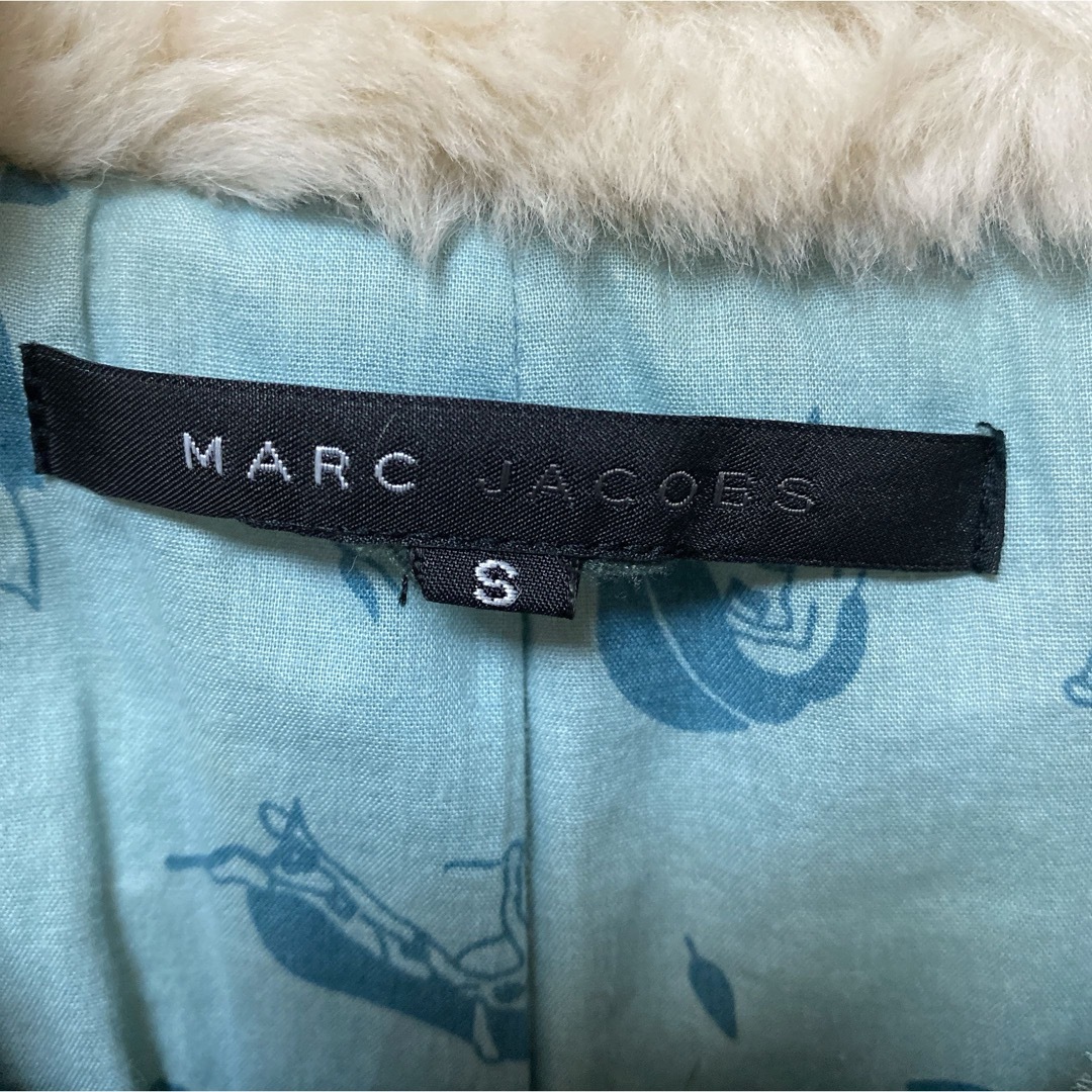 MARC JACOBS(マークジェイコブス)のマークジェイコブス  フェイクファー　アウター レディースのジャケット/アウター(毛皮/ファーコート)の商品写真