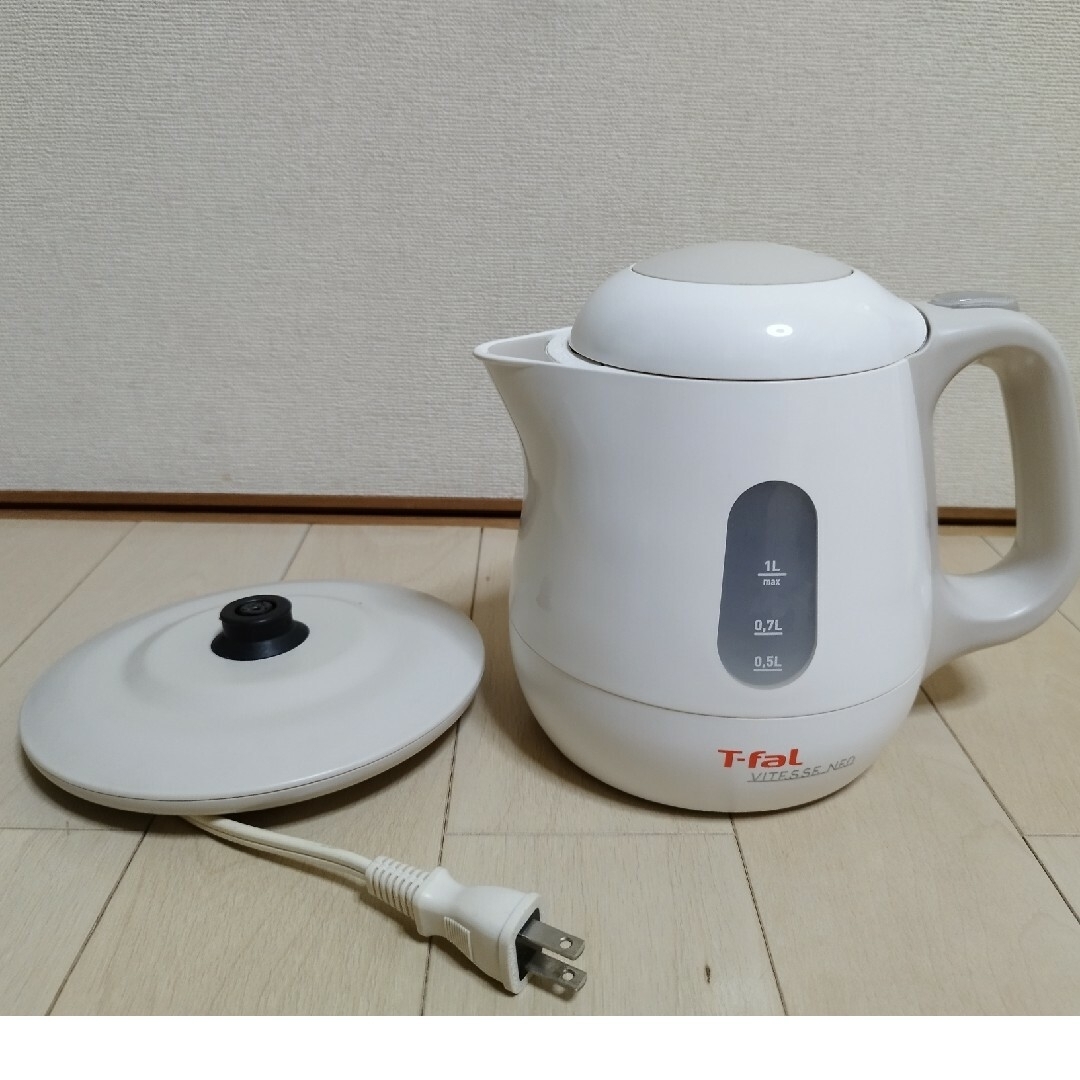 T-fal(ティファール)のT-fal 電気ケトル　VITESSE NEO KO50 スマホ/家電/カメラの生活家電(電気ケトル)の商品写真