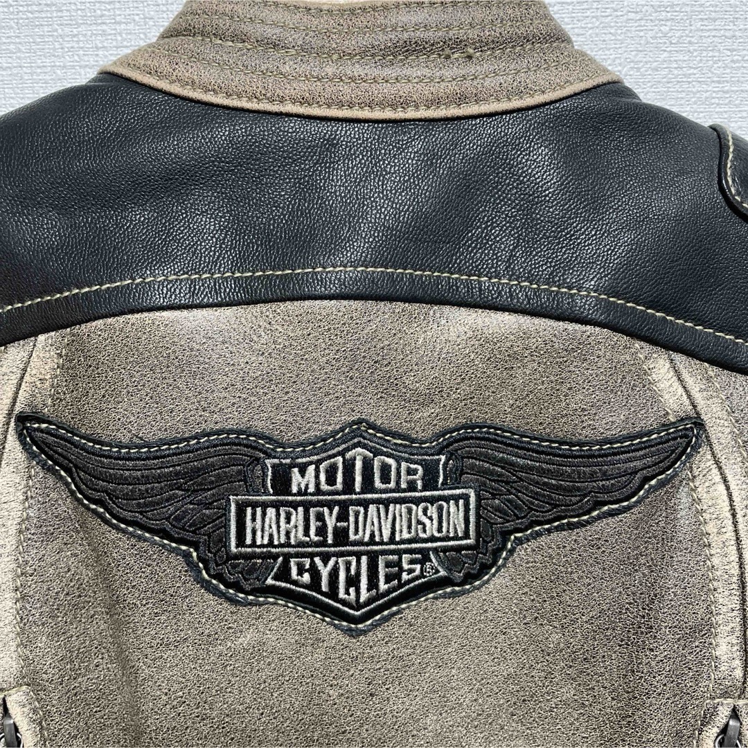 Harley Davidson(ハーレーダビッドソン)の極美品　Harley-Davidson レザージャケット　ライダースジャケット レディースのジャケット/アウター(ライダースジャケット)の商品写真