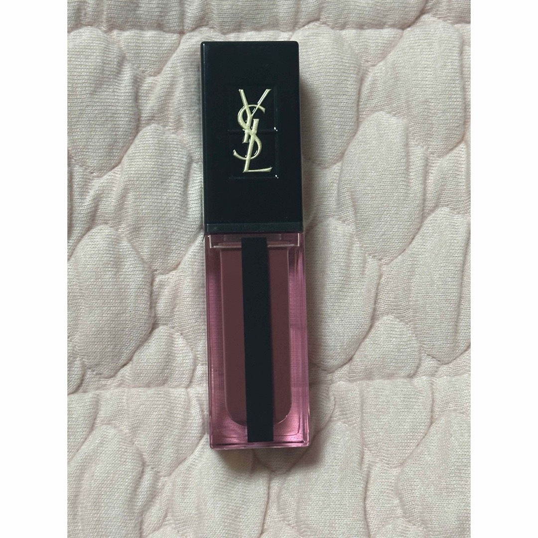 Yves Saint Laurent(イヴサンローラン)のイヴサンローラン ルージュ ピュールクチュールヴェルニ 617 コスメ/美容のベースメイク/化粧品(リップグロス)の商品写真