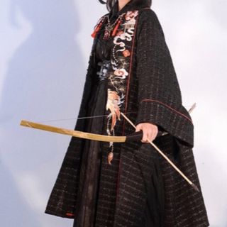 フリフ(ふりふ)の鹑焔　刺繍對襟長干寺　黒赤色ロングコート　宋製漢服　中国伝統衣装　着物和服　新年(着物)