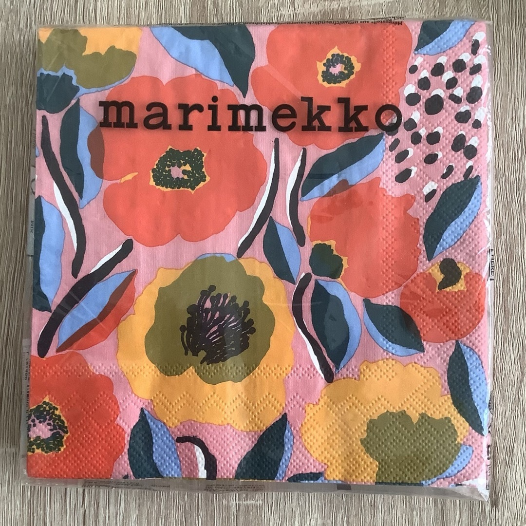 marimekko(マリメッコ)の【未開封】マリメッコ Rosarium ランチナプキン 33x33 インテリア/住まい/日用品のキッチン/食器(テーブル用品)の商品写真