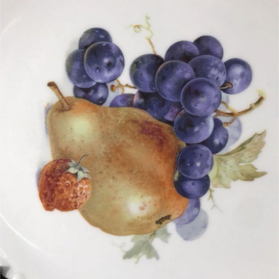 Haviland(アビランド)のシューマンババリア   フルーツプレートです  洋梨 苺 葡萄 インテリア/住まい/日用品のキッチン/食器(食器)の商品写真