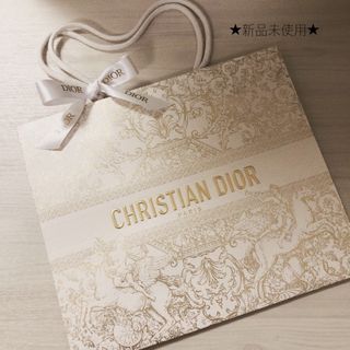 クリスチャンディオール(Christian Dior)の新品未使用★DIOR★紙袋　ショッパー　ホリデー限定 ゴールド リボン付.*・゜(ショップ袋)