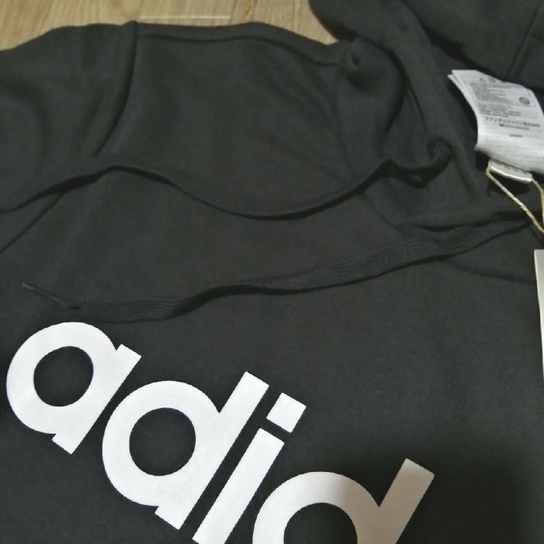 adidas(アディダス)の【定価6270円】新品　アディダス　メンズ　プルオーバーパーカー　3Lサイズ メンズのトップス(パーカー)の商品写真