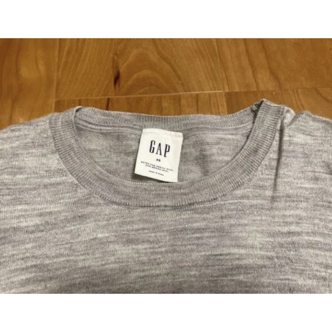 GAP(ギャップ)のGAP☆レディース 薄手ニット☆ライトグレー☆XS レディースのトップス(ニット/セーター)の商品写真