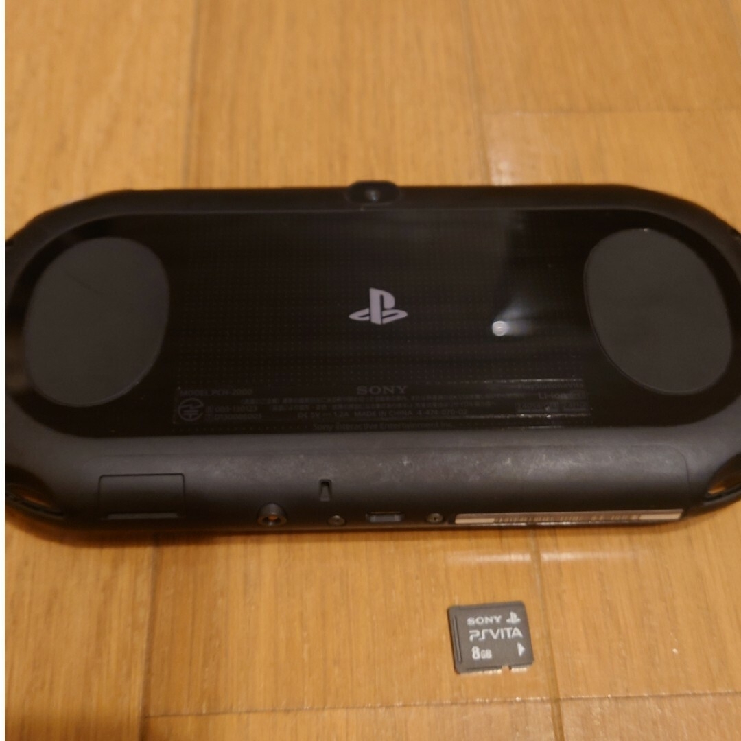 PlayStation Vita(プレイステーションヴィータ)の【動作品】PlayStation Vita 2000 本体 エンタメ/ホビーのゲームソフト/ゲーム機本体(携帯用ゲーム機本体)の商品写真