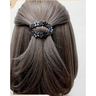 新品 未使用 バレッタ フラワー ヘアアクセサリー ブラック 髪飾り 通勤通学(バレッタ/ヘアクリップ)