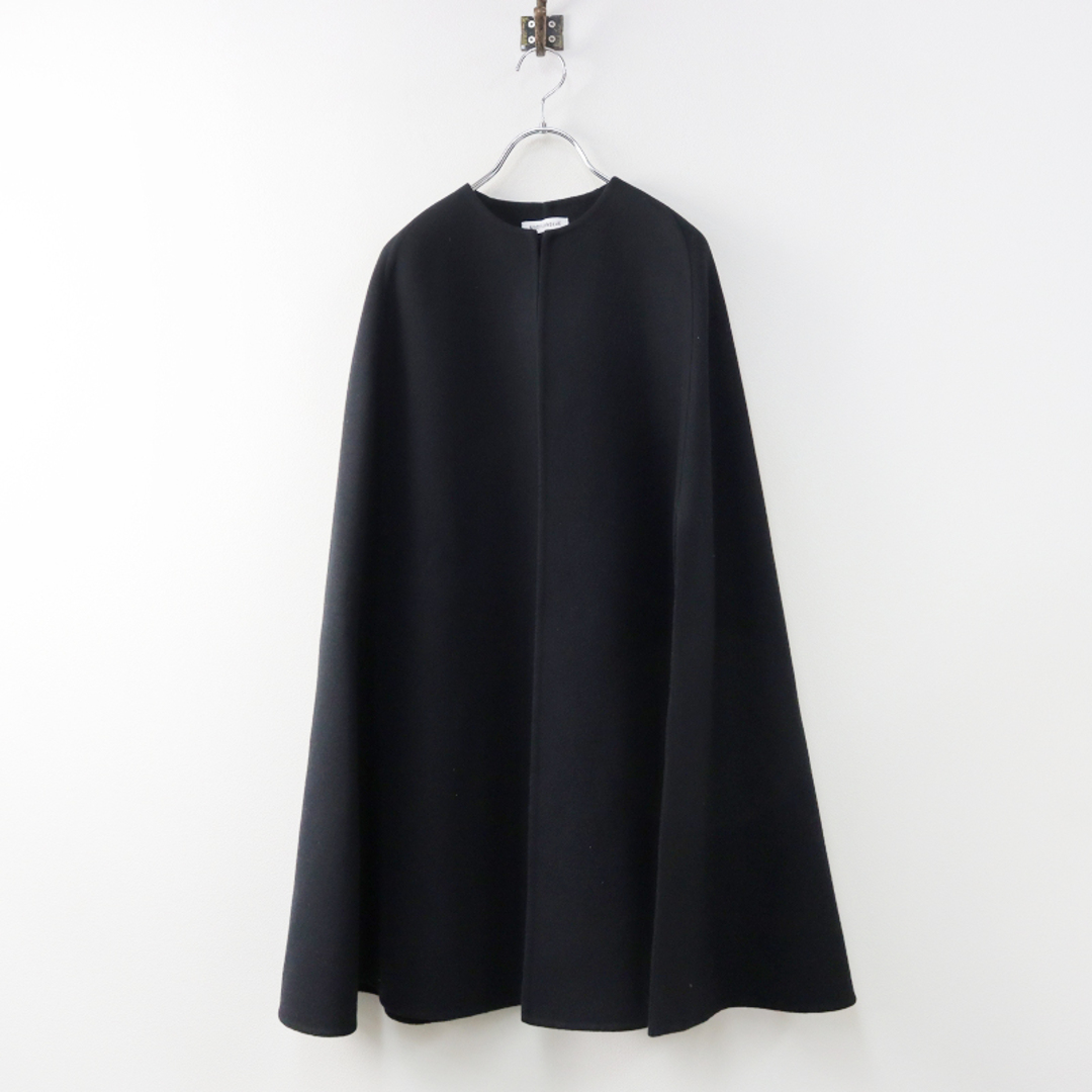 MADISONBLUE(マディソンブルー)の2022SS 極美品 マディソンブルー MADISON BLUE REVER SIDE SLIT CAPE リバーサイドスリットケープ 00/ブラック-.【2400013697132】 レディースのジャケット/アウター(その他)の商品写真